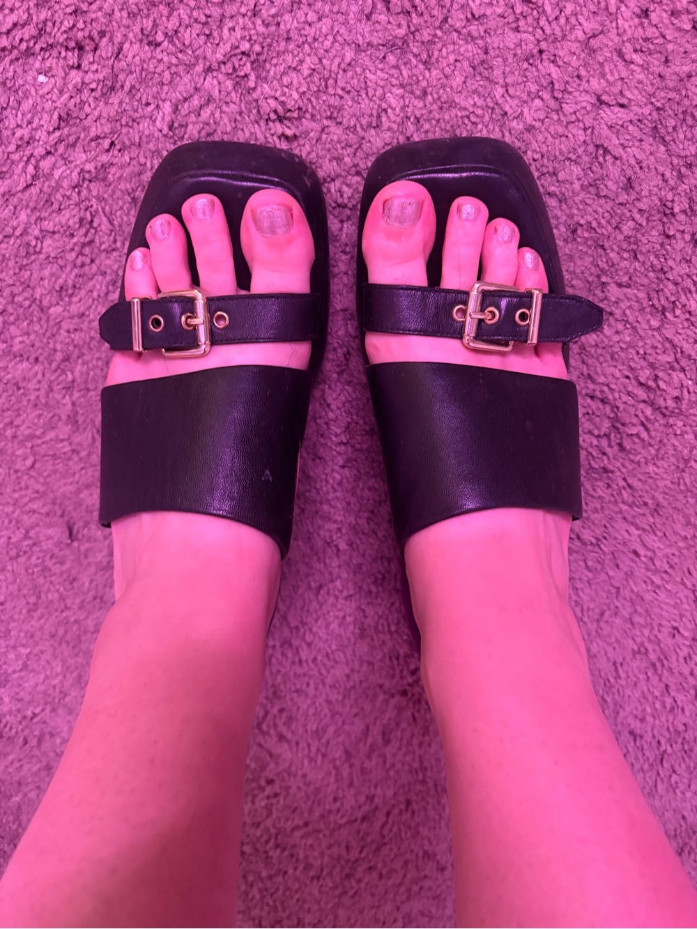 WELL WORN women’s black free people heels with visible toe prints 🖤